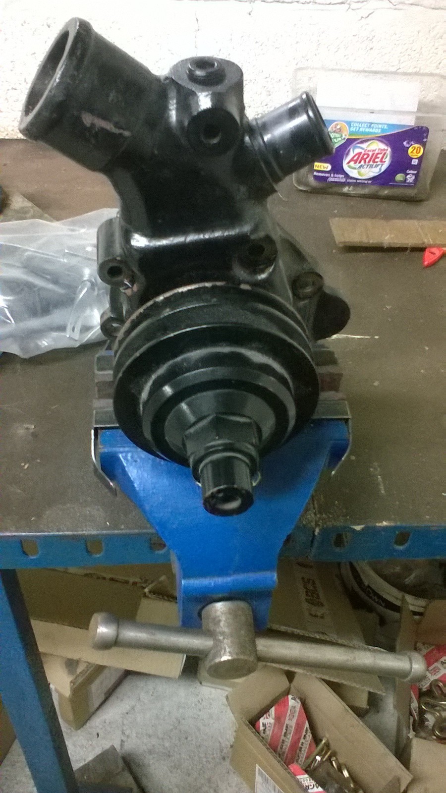 Removal of water pump pulley XKEngine Jaglovers Forums